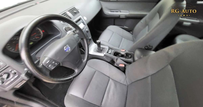 Volvo V50 cena 13900 przebieg: 233000, rok produkcji 2004 z Skierniewice małe 704